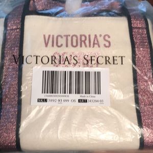 VS XTRA LARGE WEEKENDER BAG